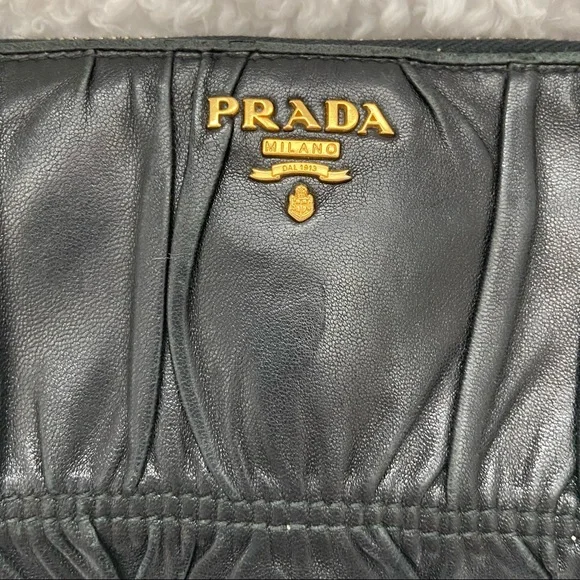 SOLD - PRADA NAPPA GAUFRE LEATHER ZIP AROUND WALLET NERO BLACK - Picture 3 of 11